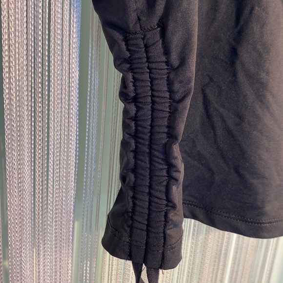 Forever 21 Black Basic T-back Exercise Top NWT Size Small - Picture 7 of 17